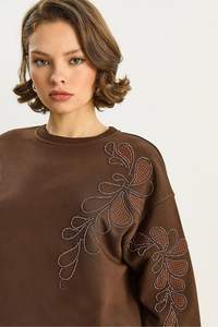 Camiseta de algodón Hite con parche de ganchillo y bordado, manga corta, cuello redondo, ropa casual de verano, tops con decoración floral hecha a mano - Product Image 4