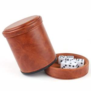 Juego de 4 Vasos para Dados de Cuero PU de Lujo Clásico Moldeado a Mano, Vasos Resistentes para Juegos de Mesa con Forro de Fieltro Azul para Juegos de Mesa - Product Image 5