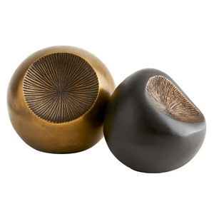 Juego de dos esculturas modernas abstractas redondas de metal antiguo, estatuas decorativas hechas a mano de aluminio para decoración del hogar, oficina, escritorio, estantería - Product Image 1