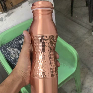 Bouteille d'eau en cuivre sans joint, design incurvé, récipient ayurvédique pour la santé, gourde métallique anti-fuite pour le sport, la gym, l'extérieur et le bureau - Product Image 1