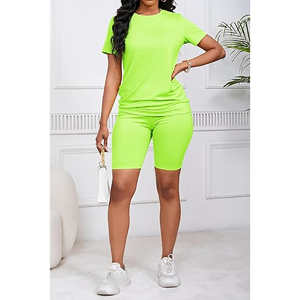 Ensemble décontracté deux pièces pour femme : T-shirt à manches courtes vert fluo et short – Tenue d'été sportive – Vêtements personnalisés – Fournisseur en gros - Product Image 3