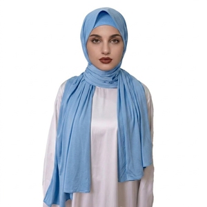 Fournisseur de hijabs musulmans islamiques d'été en gros pour femmes, légers, durables, antibactériens, à séchage rapide, respirants, maxi-écharpes - Product Image 1