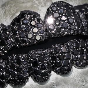 Estilos especiales Hip Hop, moissanita negra que pasa la prueba, Grillz personalizados para dientes, plata de ley 925 chapada en oro, certificado GRA - Product Image 2
