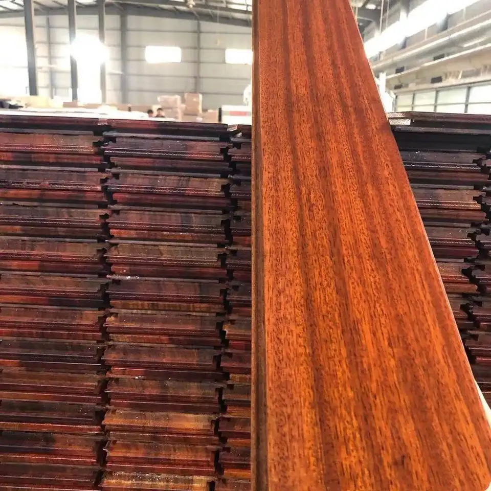टुकड़े टुकड़े लाल ओक इंजीनियर नल और जाओ 3 परतों ठोस लकड़ी फर्श उच्च गुणवत्ता कम कीमत herringbone निविड़ अंधकार