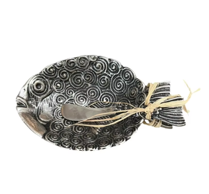 Plateau décoratif en métal en forme de poisson, motif écailles spirales en relief, finition argent antique, fabricant sur mesure, vente en gros - Product Image 6