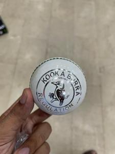 Pelota de críquet profesional Royal White, cosida, para entrenamiento, práctica, partidos y juegos, proveedor mayorista - Product Image 4