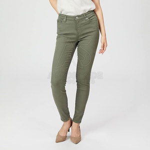 Pantalones Vaqueros de Mujer en Tela Transpirable y Cómoda, Estilo Relajado, Moderno, Casual, Acabado Premium, Corte Regular, Cintura Media - Product Image 4