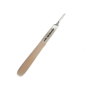 Cuchillo Quirúrgico Desechable Premium con Mango N.º 3, Instrumento Médico de Un Solo Uso para Corte de Precisión, Estéril y Ligero - Product Image 3
