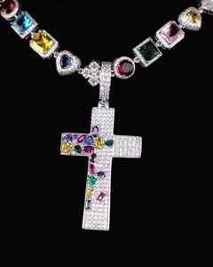 Colgante de cruz con incrustaciones de moissanita de color en plata 925, piedras multicolor, estilo hip hop, joyería personalizada a bajo precio. - Product Image 5