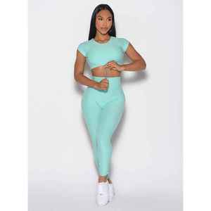 Conjunto de Yoga Verde Menta de 2 Piezas, Top Corto con Cuello Redondo, Leggings Largos de Cintura Alta, Sin Costuras, Color Sólido, Spandex, Poliéster - Product Image 1