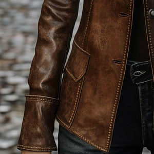 Veste d'hiver en cuir pour femme, conçue pour le confort, la durabilité et un usage quotidien élégant. - Product Image 4