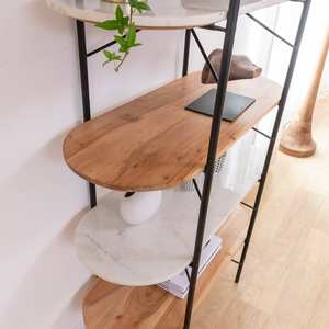 Estante Vandana Grand Falcon de madera de acacia y mármol - Product Image 2