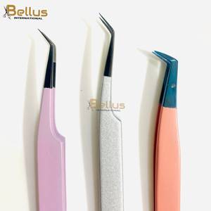 Pinzas para Pestañas Profesionales de Acero Inoxidable Bellus International, Punta Suave, Duraderas, Antiestáticas, Personalizadas para Salón de Belleza - Product Image 3