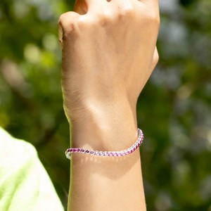 Bracelet tennis saphir rose éclatant avec pierres précieuses taille ronde, bijou de luxe élégant pour femme, cadeau idéal pour les occasions spéciales - Product Image 2