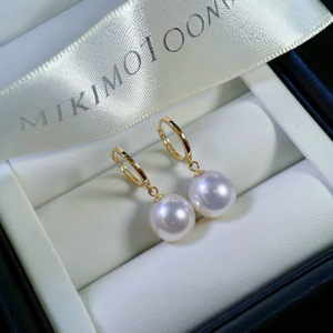Pendientes de Plata de Ley 925 con Perlas Naturales, Ganchos de Tacones Altos, 12-11 mm, Redondos, Estilo Fresco y Ligero, con Pequeñas Imperfecciones Delanteras - Product Image 1