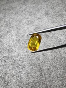 Zafiro Amarillo Natural de Bangkok de 3.03 Ct, Corte Cojín, Piedra Preciosa Suelta, Certificado GIA, Piedra Preciosa Premium para Joyería Fina Personalizada - Product Image 3