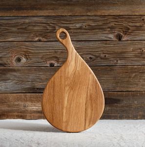 Tabla de cortar artesanal con asa en forma de lazo - Product Image 5