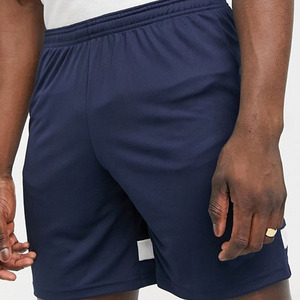 Corte holgado para uso en exteriores en verano, material cómodo y transpirable para el verano con diseño de logotipo personalizado, corte regular para hombre. - Product Image 4