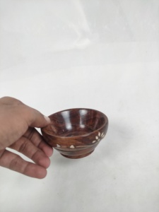 ชามสลัดไม้มะม่วงพร้อมช้อนและส้อม ทำด้วยมือ พิมพ์ลายปลาเคลือบเงา - Product Image 2