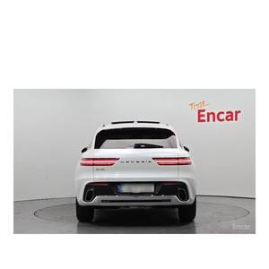 Genesis GV70 2.5T 2024, Gasolina, 2WD, con Caja de Cambios Automática, Asientos de Cuero, Cámara Trasera, 6,166 km, Volante a la Izquierda - Product Image 4