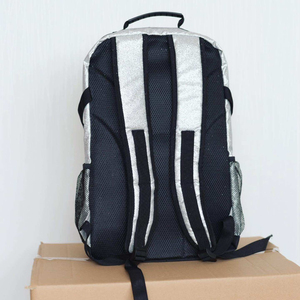 Mochila de Lona Gris de 30-40L de Capacidad, Bolsa Deportiva Resistente para Exteriores con Múltiples Bolsillos y Correas Ajustables - Product Image 3