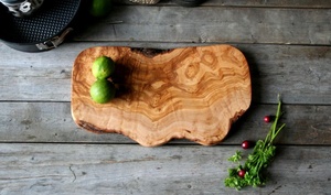 Planche à découper ronde en bois d'olivier, bord naturel, forme naturelle, poignée intégrée, durable, épaisseur 9 mm, compatible lave-vaisselle, bloc de découpe de cuisine - Product Image 2