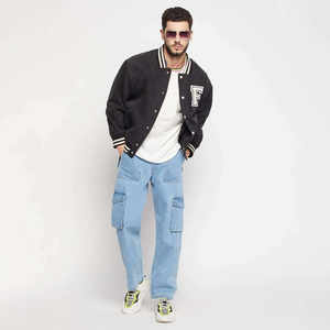 แจ็คเก็ตยีนส์วาร์ซิตี้แบบขายส่งพร้อมโลโก้สั่งทำสำหรับผู้ชาย ปิดด้วยกระดุม มีกระเป๋า เหมาะสำหรับฤดูหนาว แจ็คเก็ตเบสบอลบอมเบอร์สำหรับผู้ชายสำหรับกิจกรรมกลางแจ้ง - Product Image 5