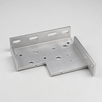 Plaque en tôle d'aluminium pliée sur mesure selon dessin, fabriquée en usine pour supports de montage de machines et composants de quincaillerie