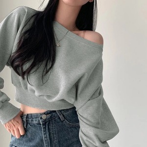 เสื้อสเวตเชิ้ตแขนกุดผู้หญิงแบบครอป ผ้าฟลีซระบายอากาศ 400 กรัม พิมพ์ลายปัก ตกแต่งแบบเปิดไหล่ ทรงหลวม สไตล์สตรีทแวร์ ด้านหน้า ODM - Product Image 4