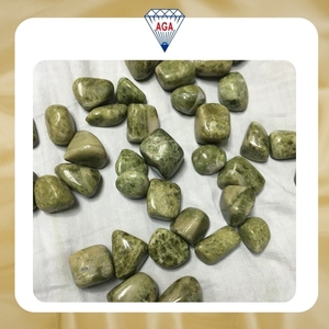 หินเวสูไวน์ตธรรมชาติแบบขัดเงา หินขัดเงาเม็ดเล็ก คริสตัลคุณภาพดี หินบำบัด ขายส่งจำนวนมาก หินธรรมชาติ - Product Image 2