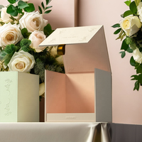 Boîte cadeau rigide magnétique |   Emballage personnalisé avec laminage mat et doublure en mousse, logo en relief pour mariages et cadeaux de luxe