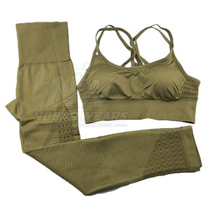 Conjunto de yoga moderno para mujer, para entrenamiento físico y gimnasio, material suave y elástico para ejercicios de yoga y uso diario cómodo. - Product Image 6