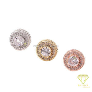 Vente en gros de boucles d'oreilles rondes en argent sterling 925 avec diamants de laboratoire et bordure multicouche pour les détaillants - Product Image 5