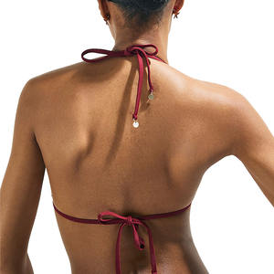 Conjunto de bikini triangular con diamantes de imitación rojos para mujer, con falda de malla a juego, traje de baño sexy con lazo halter para la playa - Product Image 5