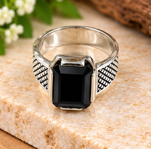 Bague en argent onyx noir, bague statement pour homme, bague rectangulaire avec pierre noire, bijoux en argent de style vintage, cadeau audacieux pour lui - Product Image 4