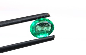 Émeraude naturelle ovale, taille 1-2 carats, pierres en vrac, qualité supérieure, émeraude facettée pour la création de bijoux de luxe - Product Image 1