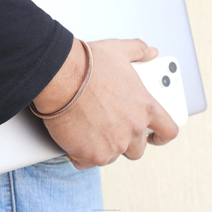 Venta al por mayor Brazalete abierto de cobre trenzado Hecho a mano Estilo bohemio Pulsera ajustable - Product Image 2