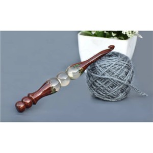 Crochet ergonomique de luxe en résine et bois, aiguille à tricoter hybride faite à la main, grande taille 6mm-10mm, outil de tissage pour cadeaux et artisanat DIY - Product Image 3