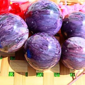 Sphère de cristal de Charoite naturelle polie à la main, boule de pierre précieuse violette pour la méditation, le Reiki, la guérison énergétique des chakras, la décoration Feng Shui - Product Image 6