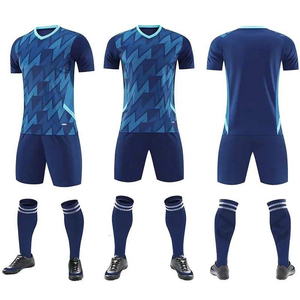 Ensemble d'uniformes de football personnalisés pour hommes, maillot respirant en polyester à col en V, impression par transfert thermique, numéros d'équipe, vêtements de sport d'été - Product Image 2