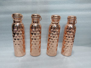 Best Verkopende Sportstijl Koperen Waterfles Met Dop Gezond Metaal Gehamerd Effen Ontwerp Topleverancier Voor Feesten Evenementen - Product Image 2