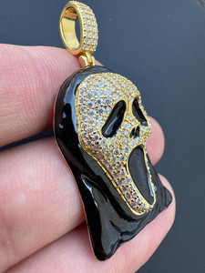 Pendentif Masque Scream Plaqué Or avec Strass en Cristal Micro-Pavé, Breloque Thème Hip Hop, Bijou Unisexe - Product Image 1