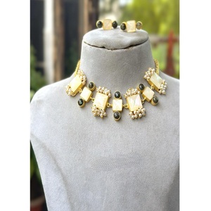 Exquisito Juego de Collar y Aretes de Perlas Chapadas en Oro de Latón de Primera Calidad, Joyería de Moda para Mujer, Regalo de Boda o Compromiso - Product Image 1