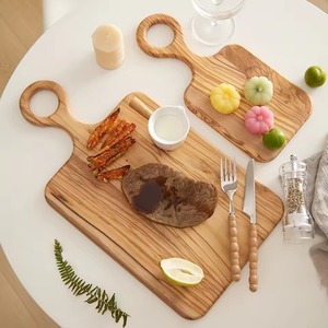 Planche à découper en bois dur de qualité supérieure avec poignée, design antidérapant écologique, compatible lave-vaisselle, robuste et légère, ustensile de cuisine - Product Image 3