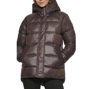 Chaqueta Acolchada con Capucha para Mujer, Estilo Urbano, Personalizada, Impermeable, Resistente al Viento, para Invierno - Product Image 1