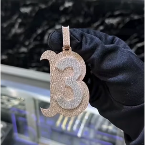 จี้เพชรโมอิสซาไนต์เงินแท้ 925 แบบสั่งทำพิเศษพร้อมโลโก้ส่วนตัว ประดับเพชรเต็มชิ้น สำหรับสร้อยคิวบา - Product Image 1