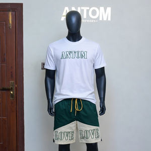 Ensemble court 2 pièces imprimé tendance pour homme – T-shirt et short d'été - Product Image 1