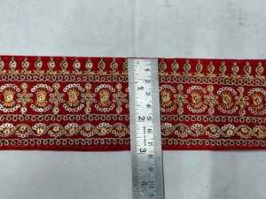 La dentelle brodée élégante sublimateur de l'apparence des robes, des kurtis et des tenues traditionnelles. - Product Image 2