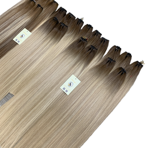 Vente en gros d'extensions de cheveux Remy alignés sur les cuticules blondes et piano brun ombré, Style de vague naturelle vietnamienne vierge à double tirage - Product Image 1