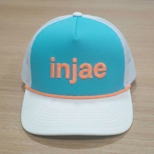 Casquette de golf trucker personnalisée à 5 panneaux, broderie 3D, visière pré-courbée, dos en maille, OEM ODM, faible MOQ, fournisseur de couvre-chefs de golf - Product Image 2